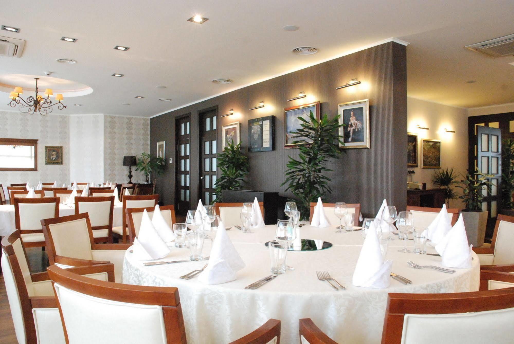 Hotel Srbija วรชาซ ภายนอก รูปภาพ